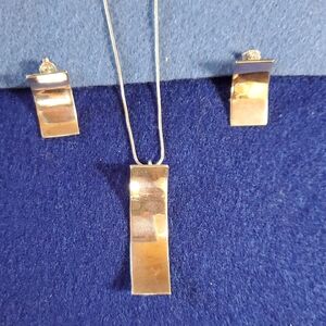 Elegant Sterling Silver Jewelry Set, Necklace And Earrings